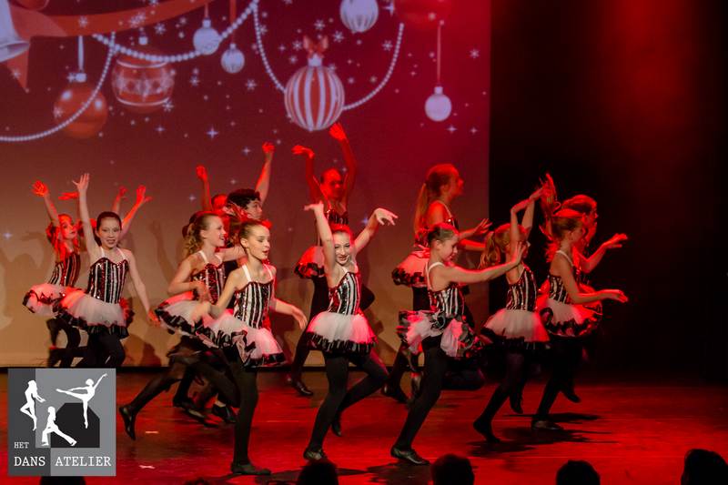 2016-12-18_A Christmas Vacation_Dansatelier Den Haag_show 1_X-Noize.nl-31